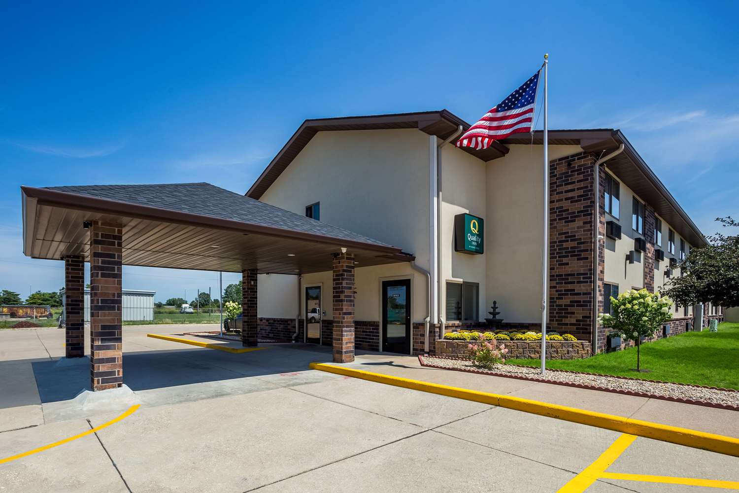 Quality Inn Galesburg near US Highway 34 and I-74 22/23