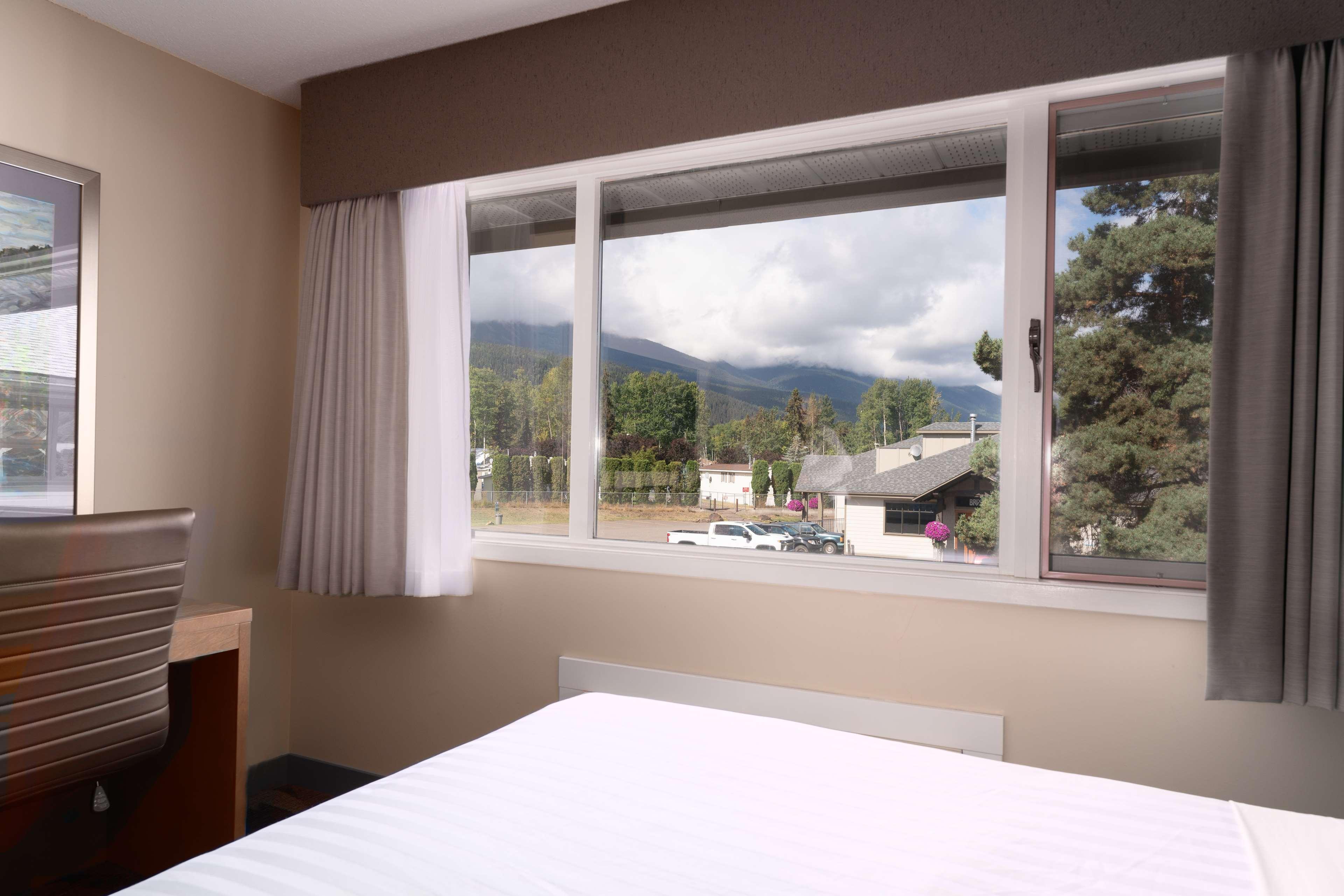 Room, Mountain View, Prestige Hudson Bay Lodge & Conference Centre, WorldHotels 4/9