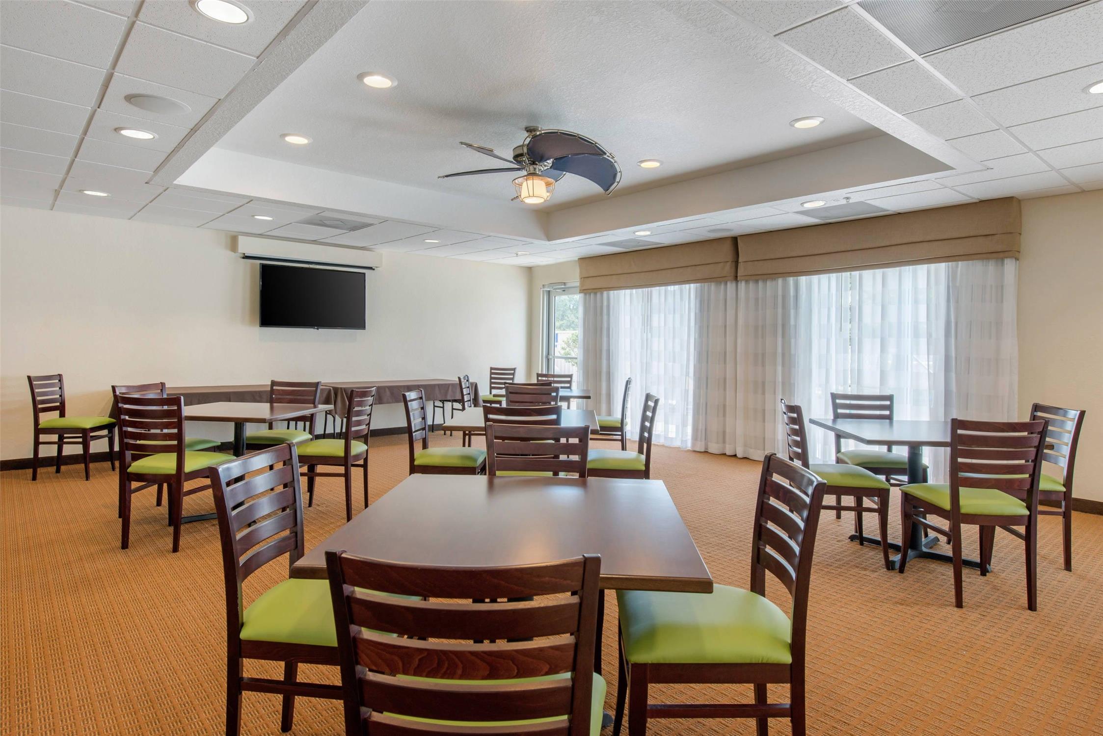 Sleep Inn & Suites Port Charlotte-Punta Gorda 20/24