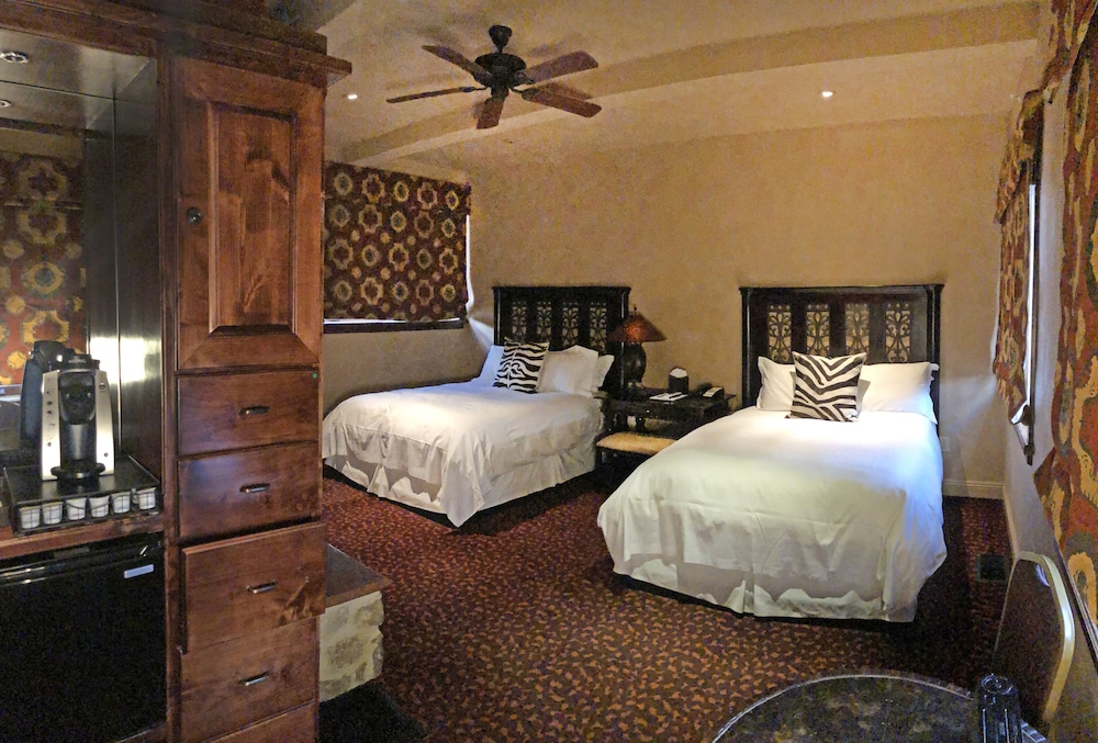 Border House at Crystal Bay Casino 13/26