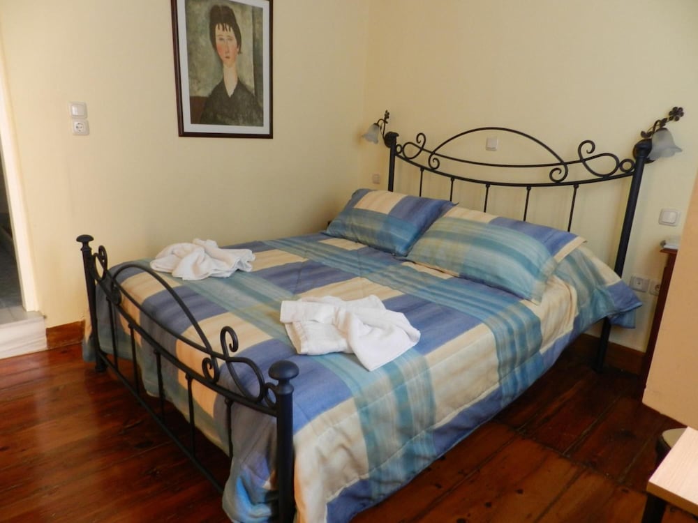 En Ermoupoli 13/50
