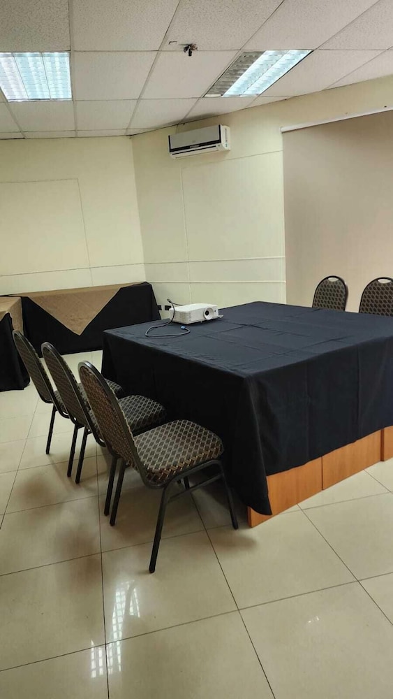 Serena Suite Park Hotel 13/25