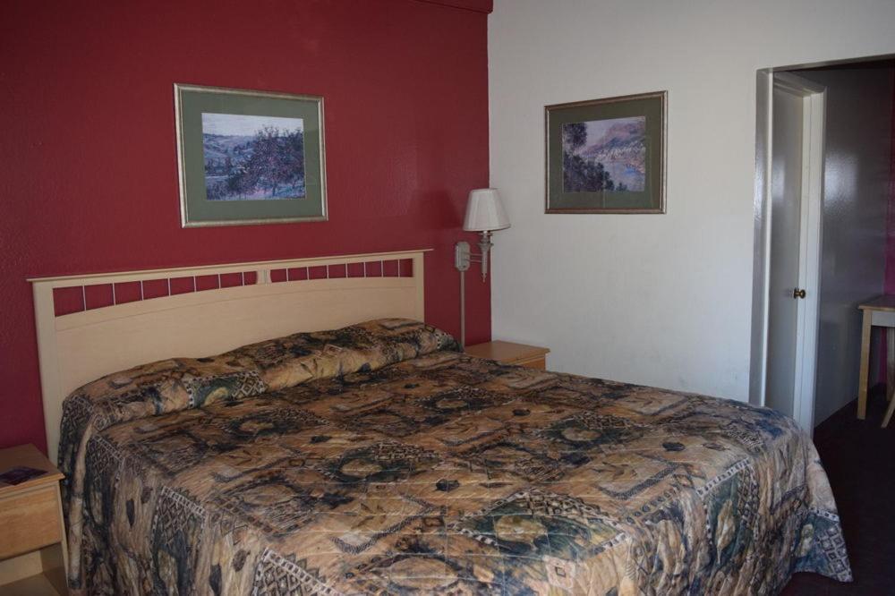 San Carlos Inn 26/32