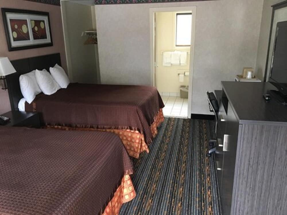 Whitney Inn & Suites 12/34