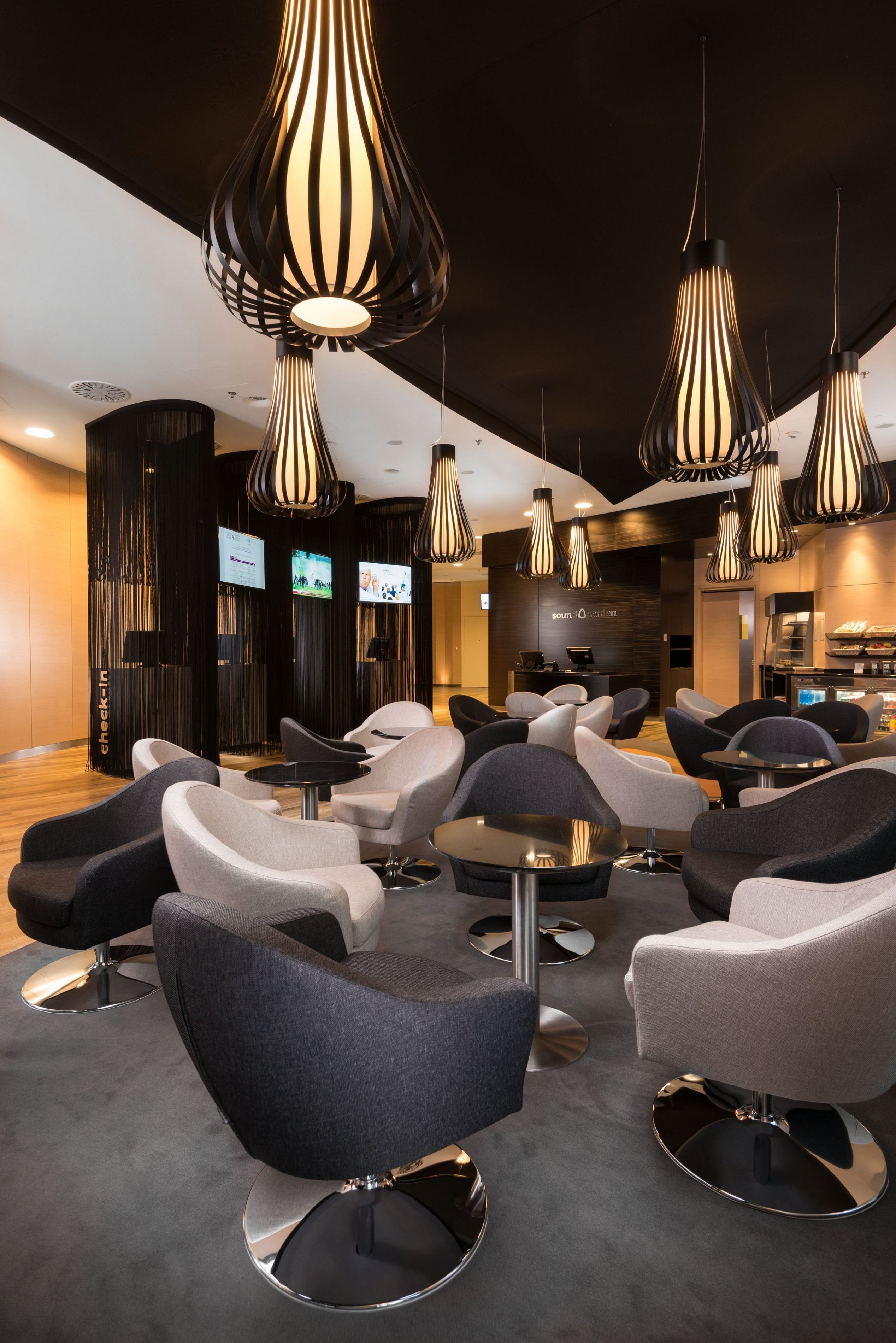 SOUND GARDEN HOTEL AIRPORT 30/38