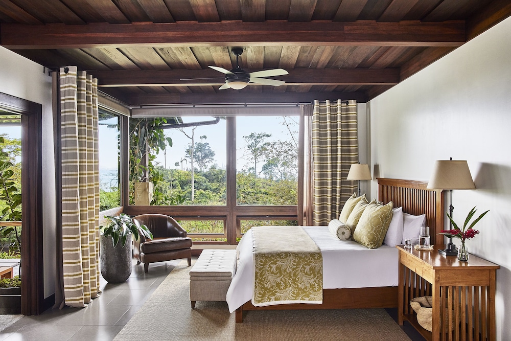 HACIENDA ALTAGRACIA 52/84