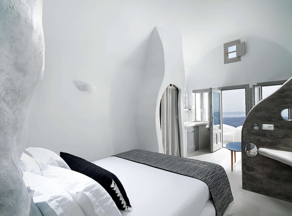 Tholos Resort 8/62