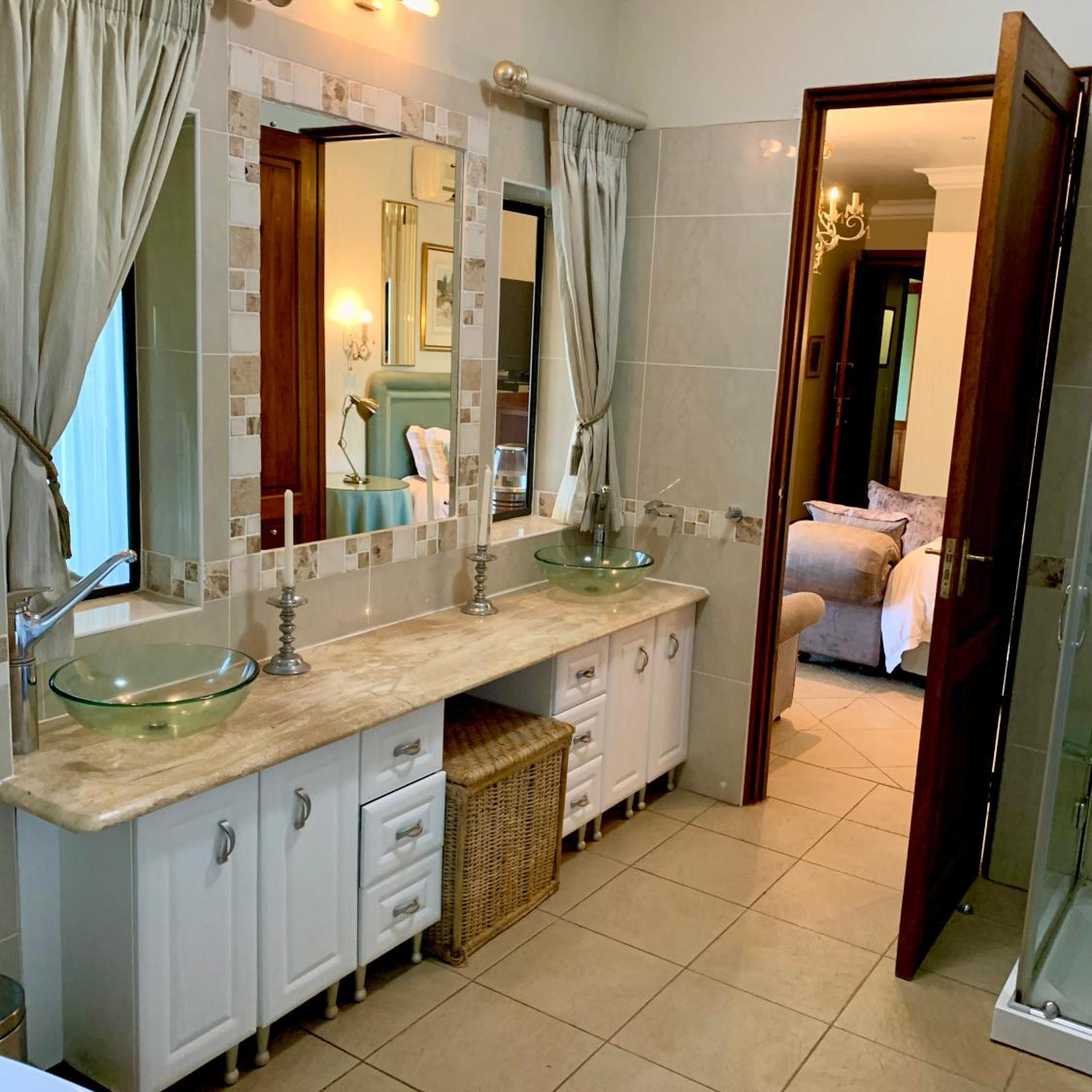 Mountain Rose Boutique Hotel 50/50