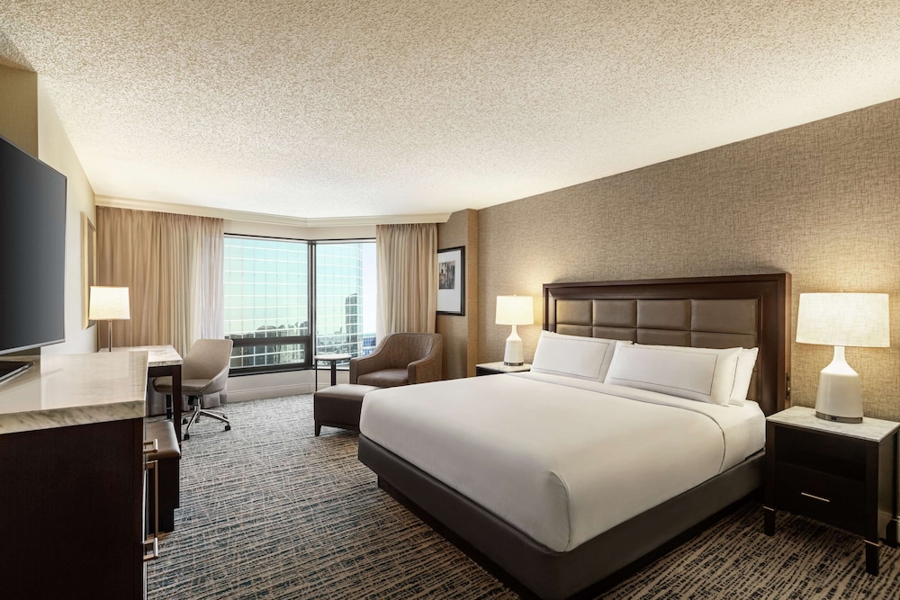 ROOM, KING BED, CITY VIEW