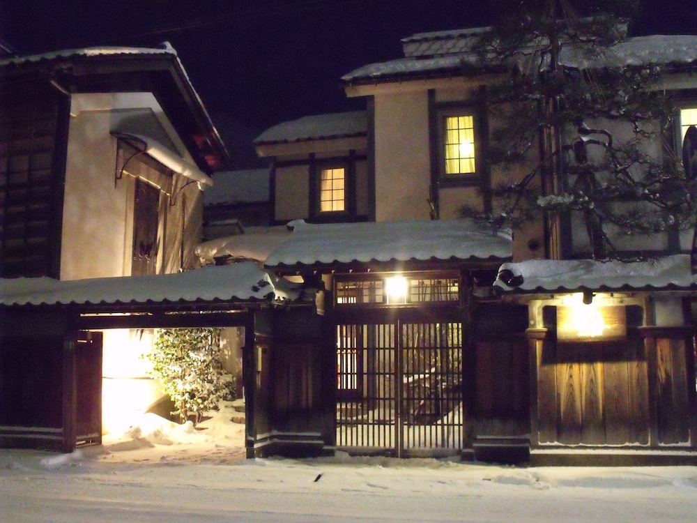 Camellia Inn 1/23