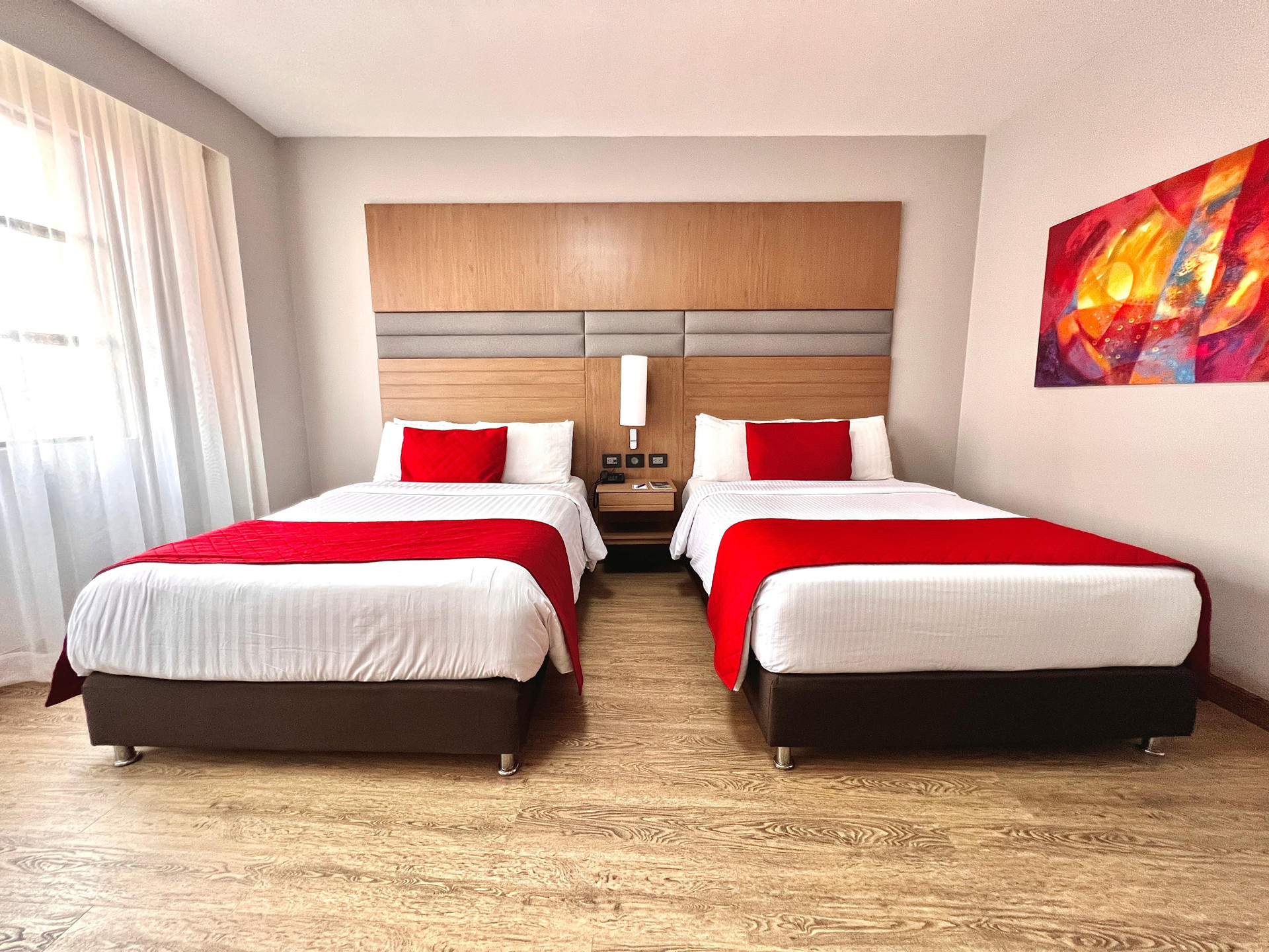 Standard, Twin Beds, Street View
