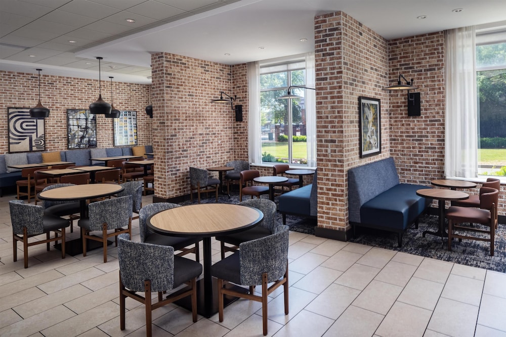 Hyatt Place Sumter/Downtown 37/52