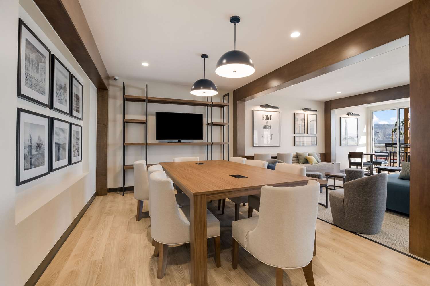 Everhome Suites Corona 8/9