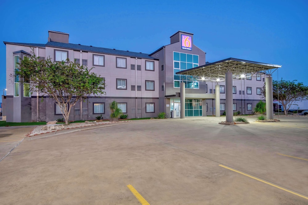 Motel6 Harlingen, TX 42/52