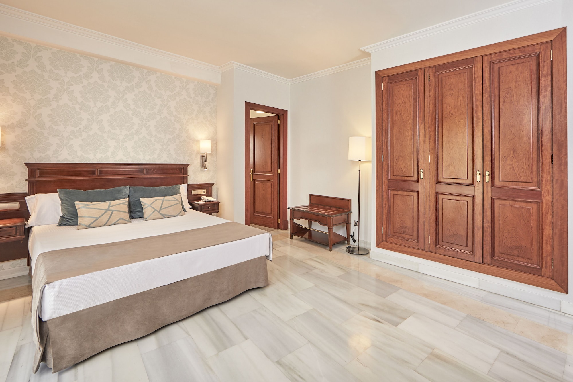 SUPERIOR, DOUBLE BED