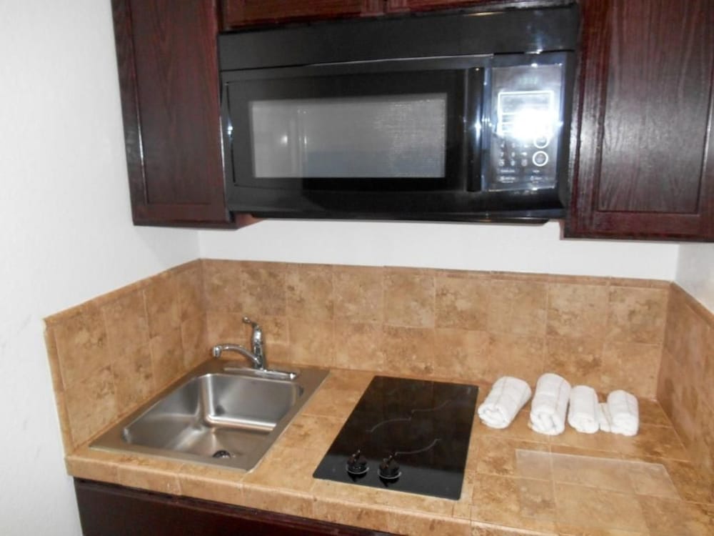 Studio6 San Antonio, TX - Airport 55/59