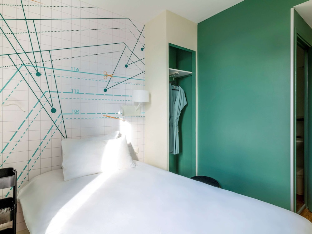 ibis Styles Asnieres Centre 22/78
