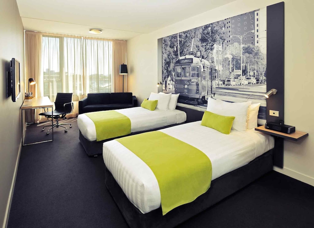 Mercure Melbourne Therry Street 8/42