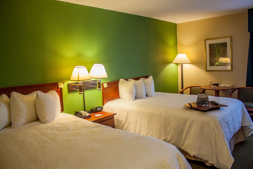 Hampton Inn Groton 16/56