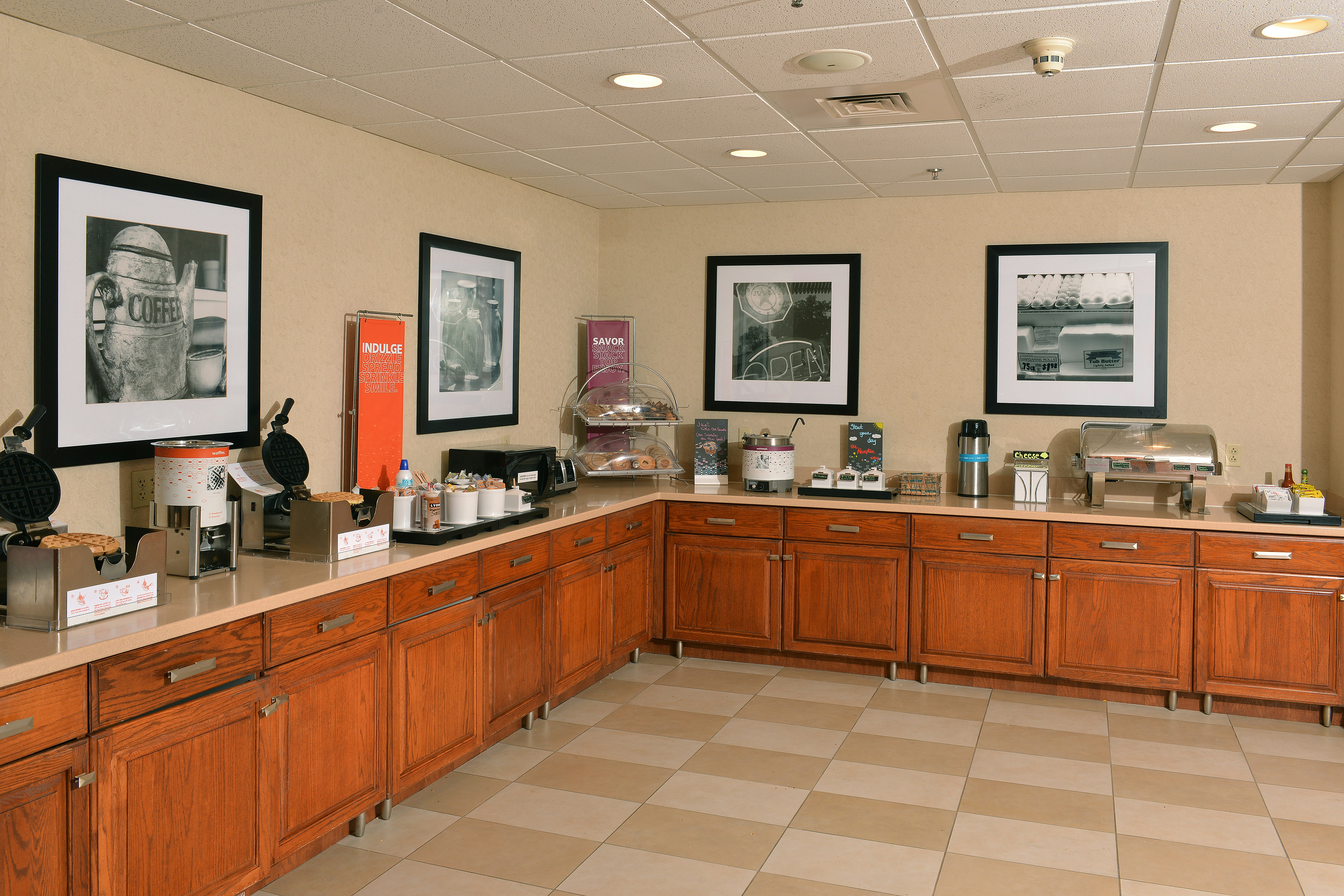Hampton Inn and Suites Springfield 8/26