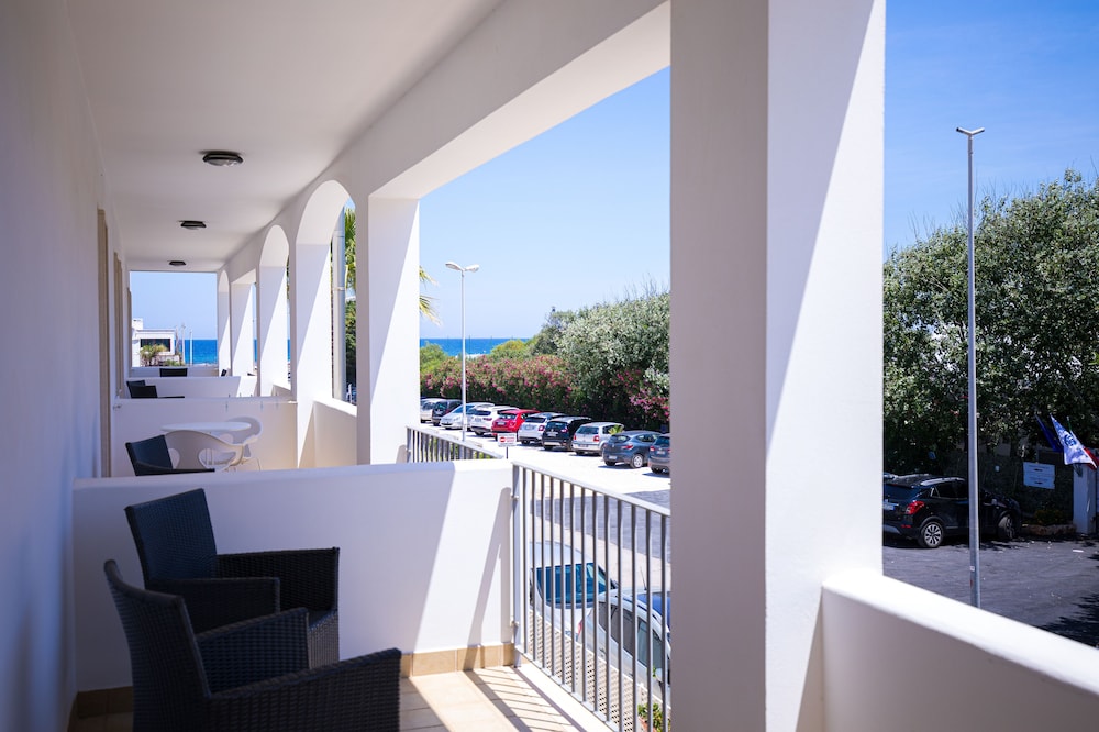 Donnosanto Hotel 32/50