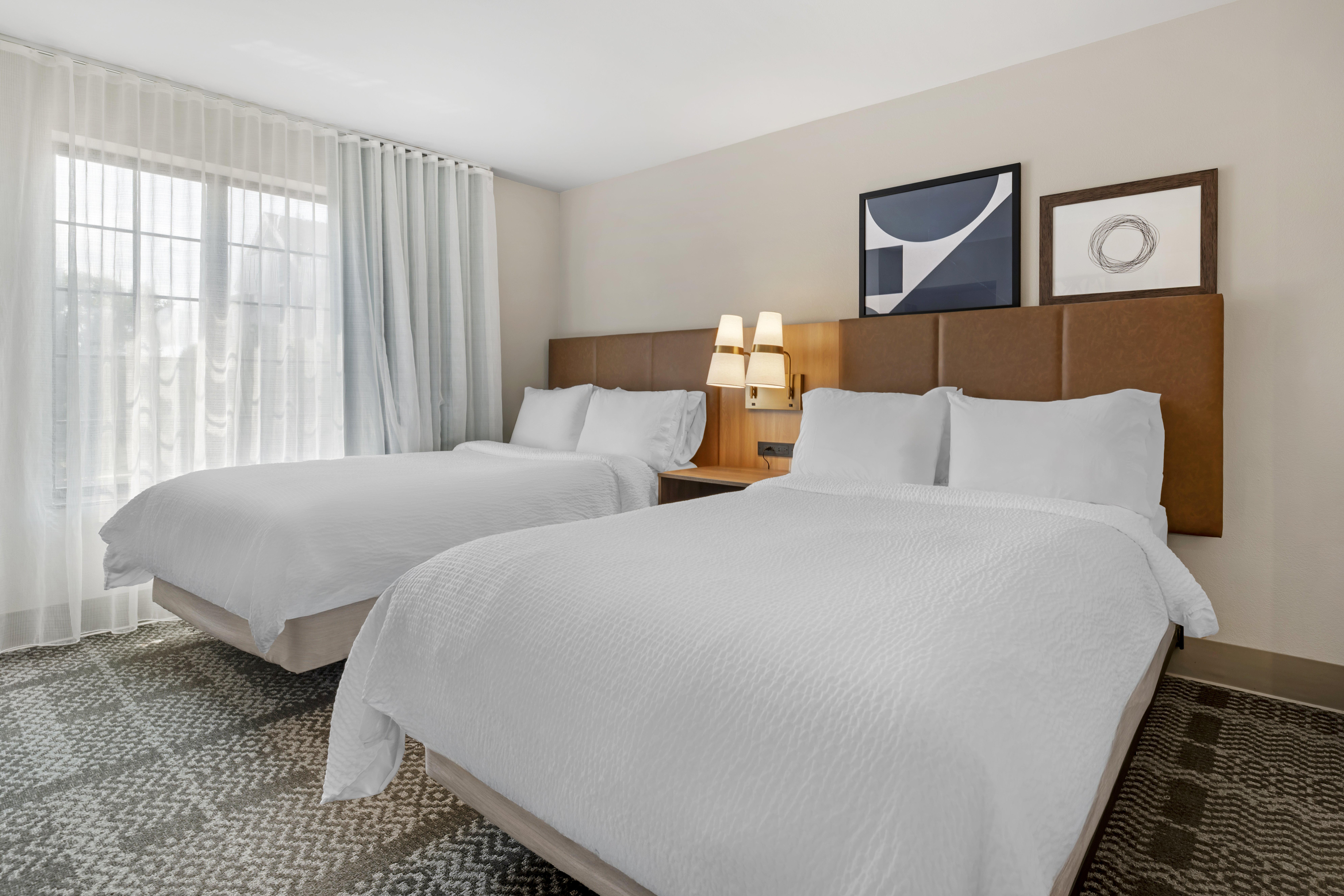 Staybridge Suites Milwaukee West-Oconomowoc 14/73