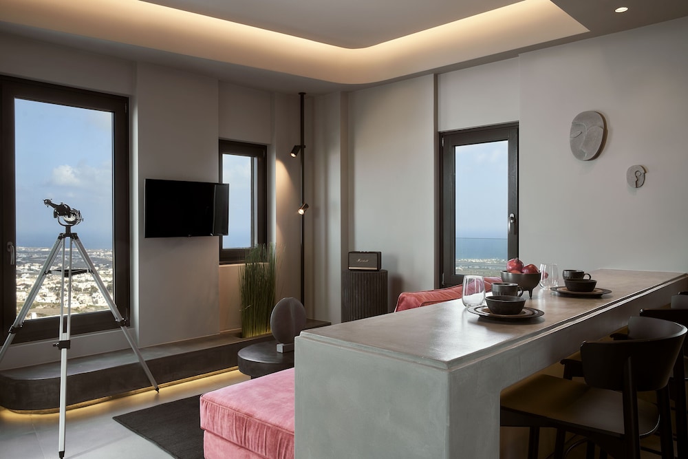 Apikia Santorini Suites - Adults Only 71/85