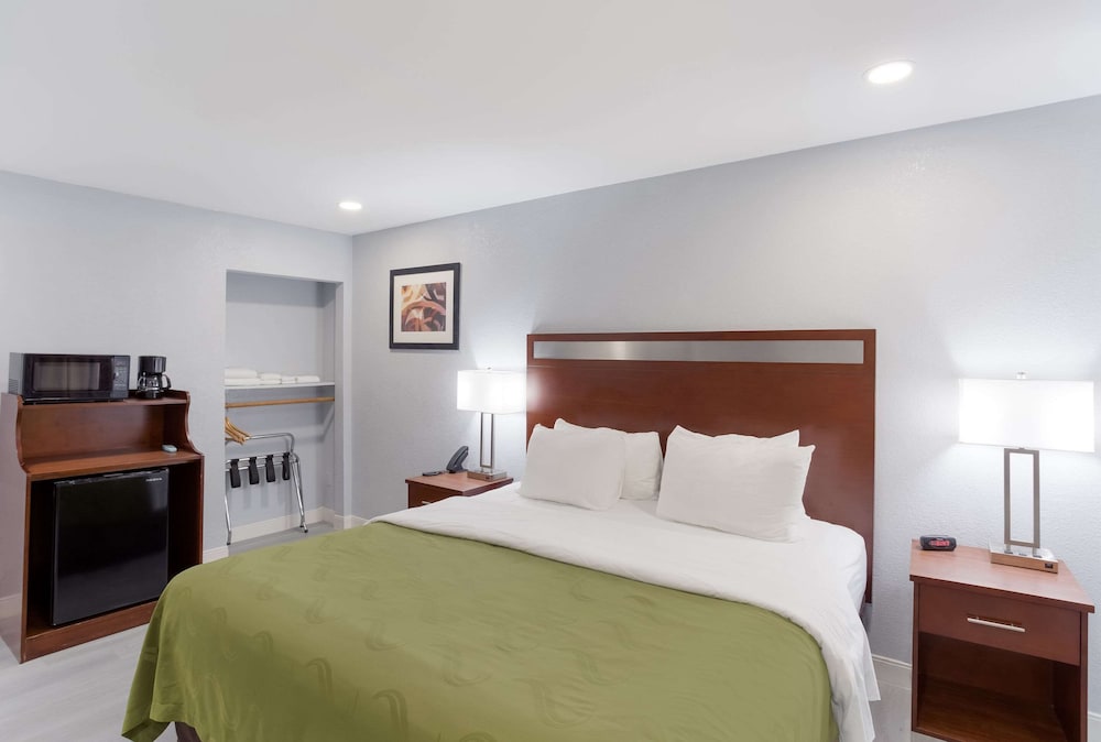 Quality Inn Redding Near I-5 27/51