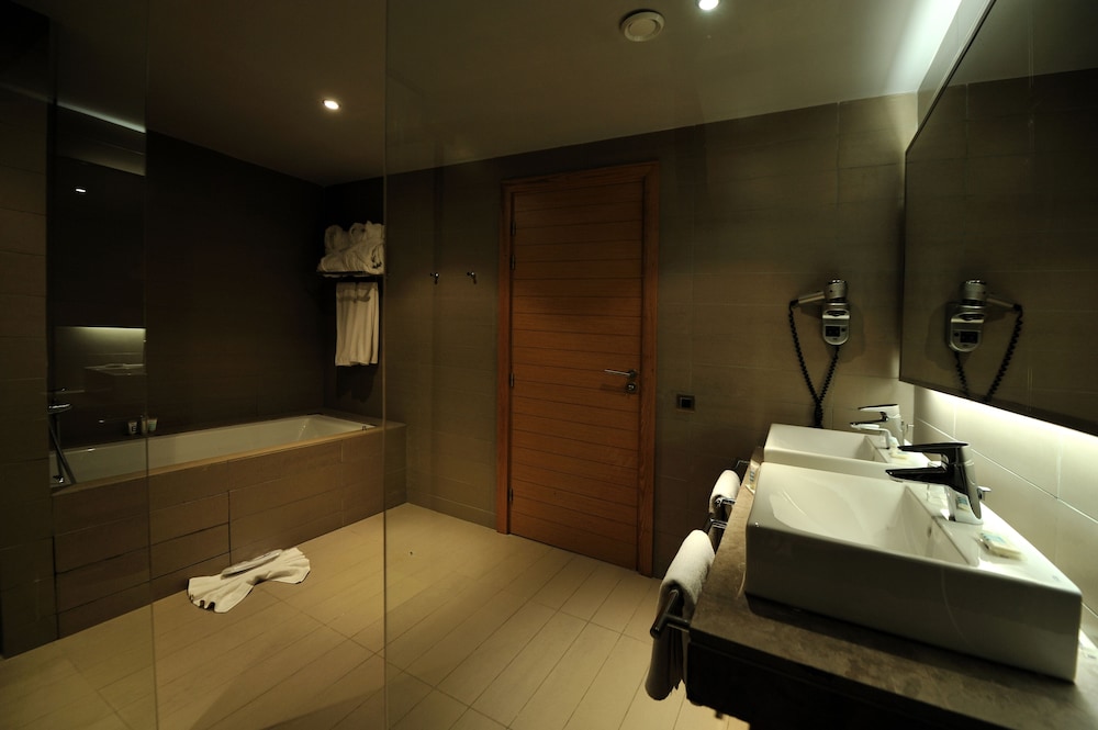 Mercure Quemado Resort 24/80