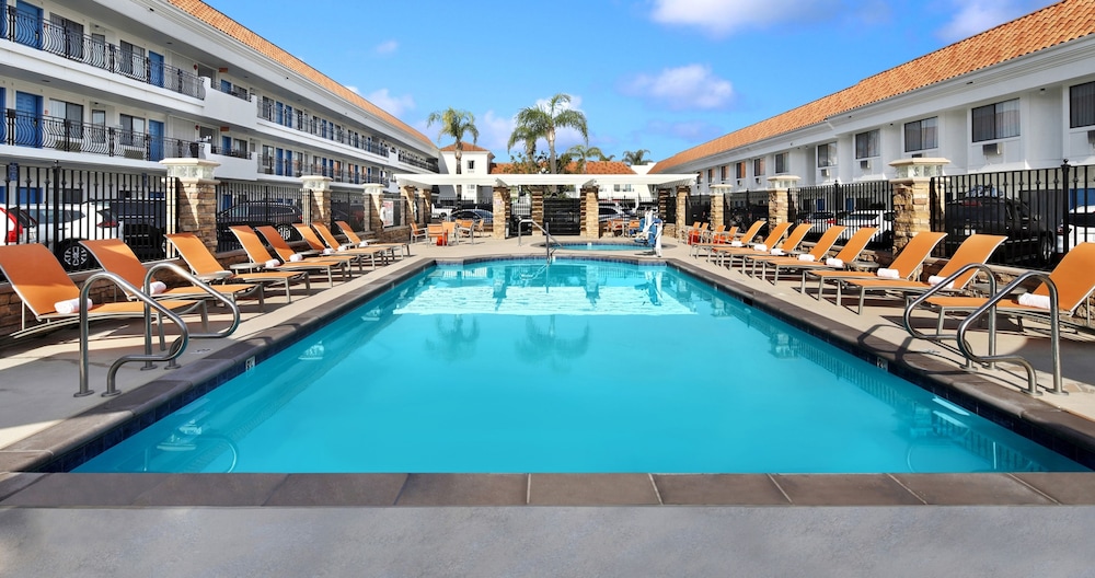 Tropicana 套房酒店(Tropicana Inn & Suites) 图片1