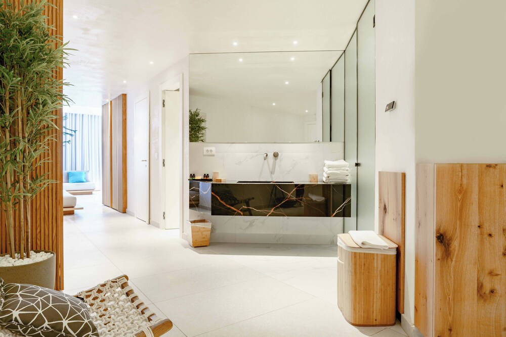 Mykonos Dove Beachfront Hotel 16/73