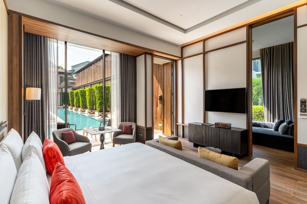 Executive Suite Pool Access