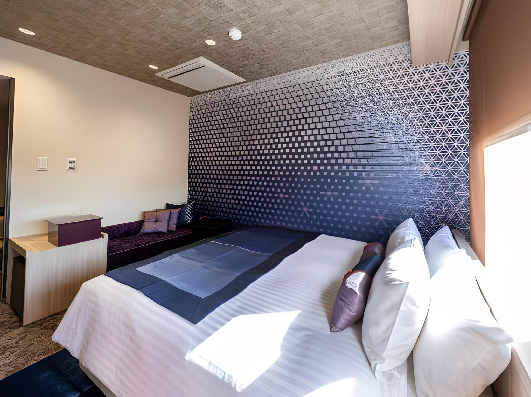 Moderate, Double Bed