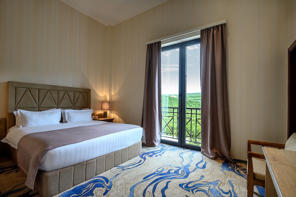 Aurora Resort by One Hotels 10/50