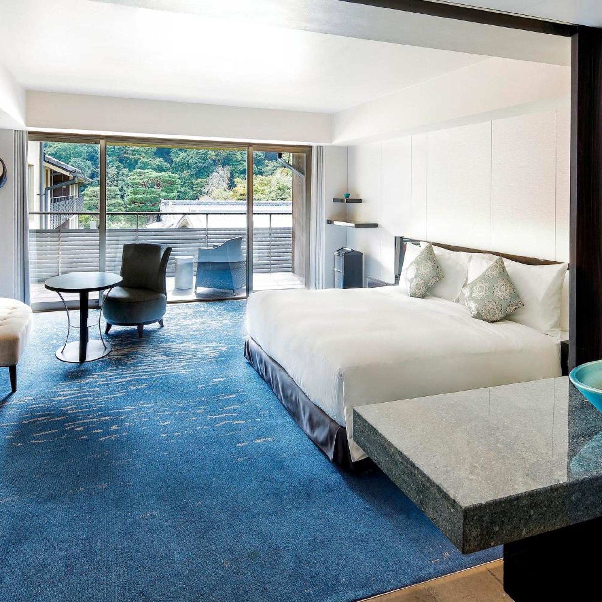 Guest Room, King Bed, Middle Floor