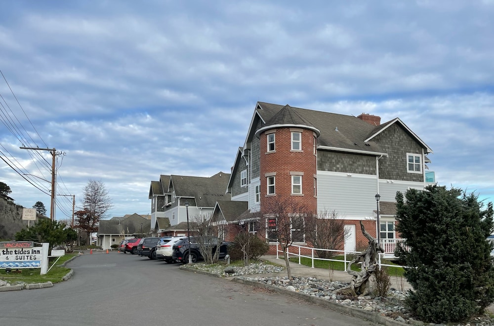 Tides Inn Suites 62/75