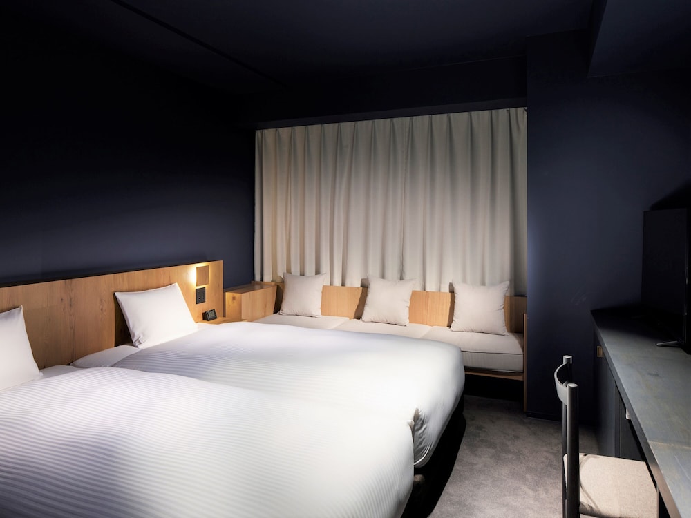 MODERATE, TWIN BEDS