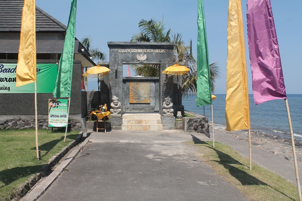Kelapa Lovina Beach Villas 19/47