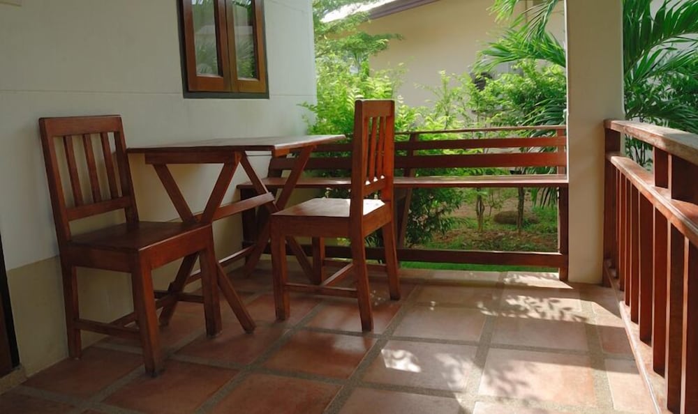 Thong Takian Resort 11/21