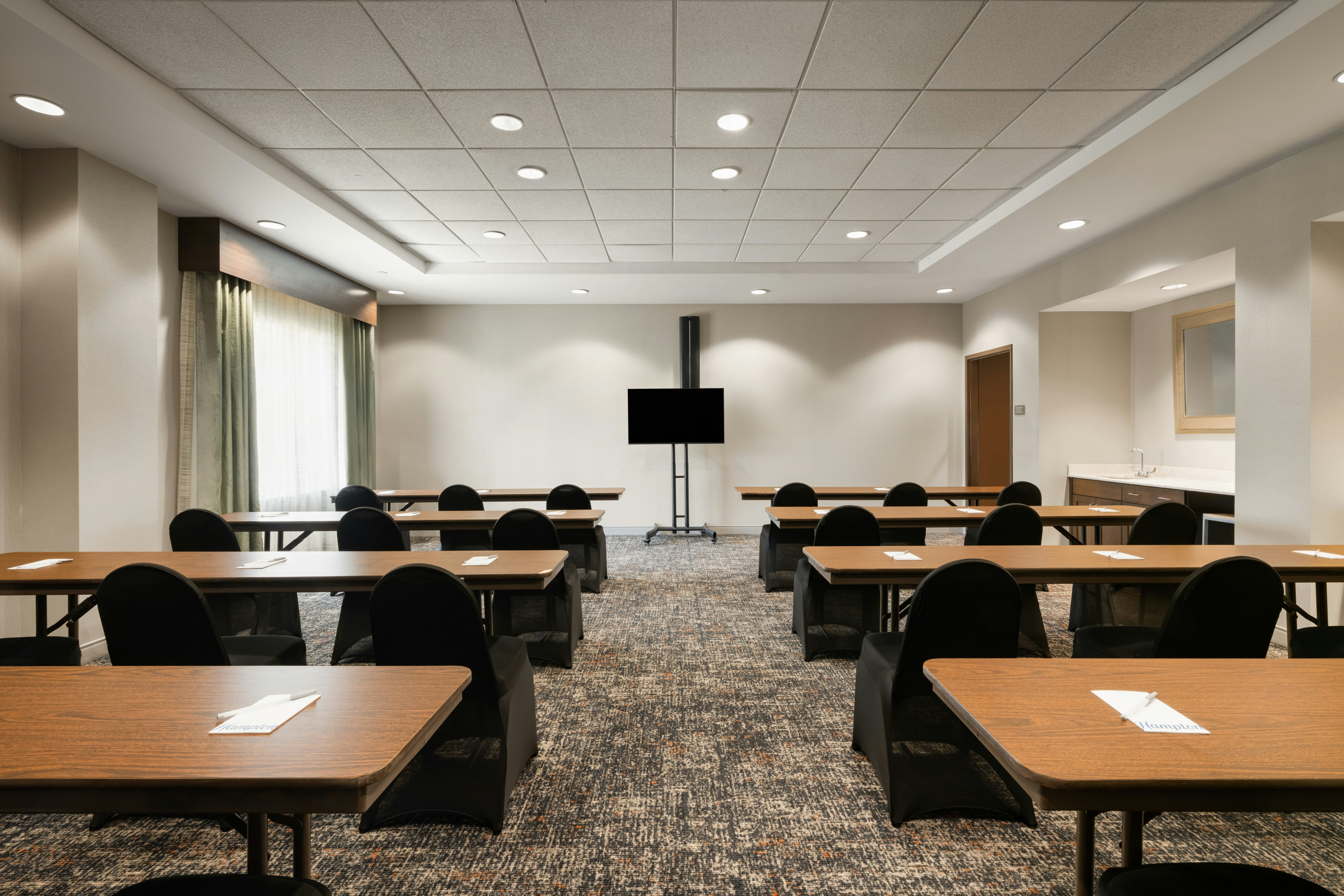 Hampton Inn Suites Deland 65/77