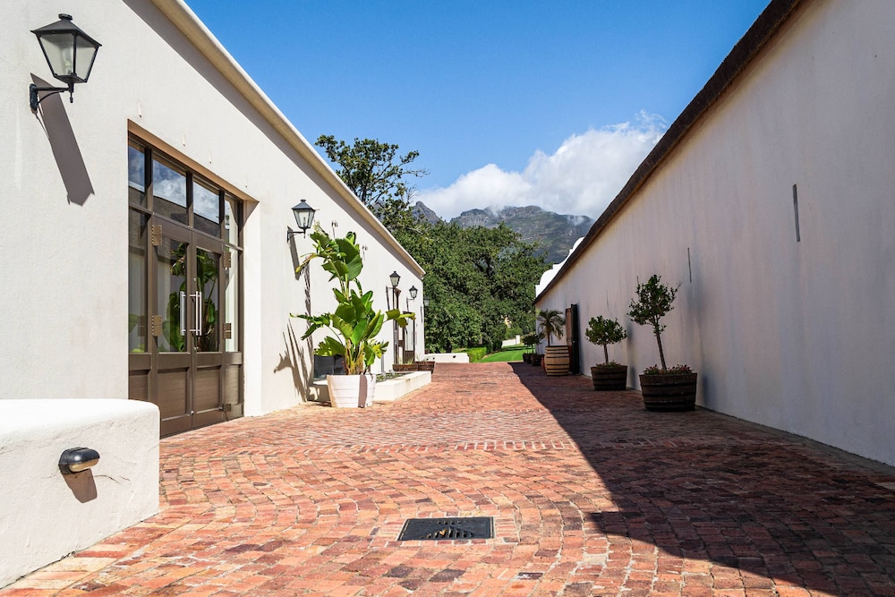 Webersburg Wine Estate 5/80