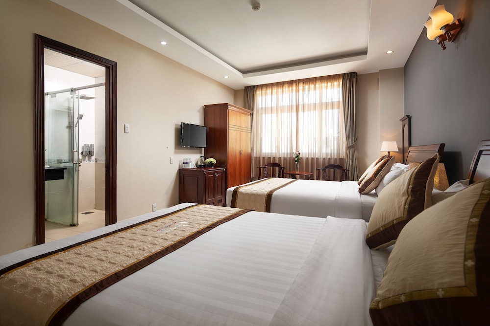 Corvin Hotel 7/38