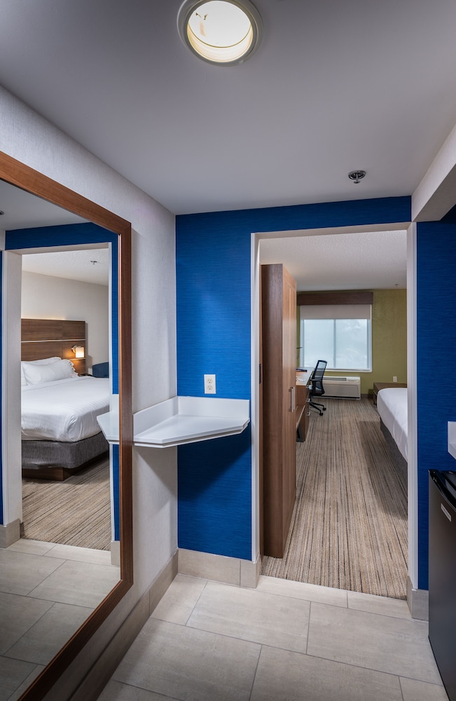Holiday Inn Express Newport North - Middletown 11/49