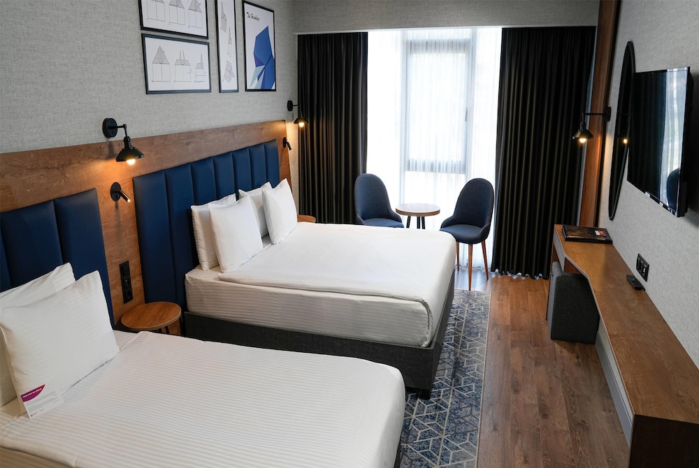 غرفة عائلية بسرير كينج، Ramada Encore by Wyndham Istanbul Arnavutkoy 2/8