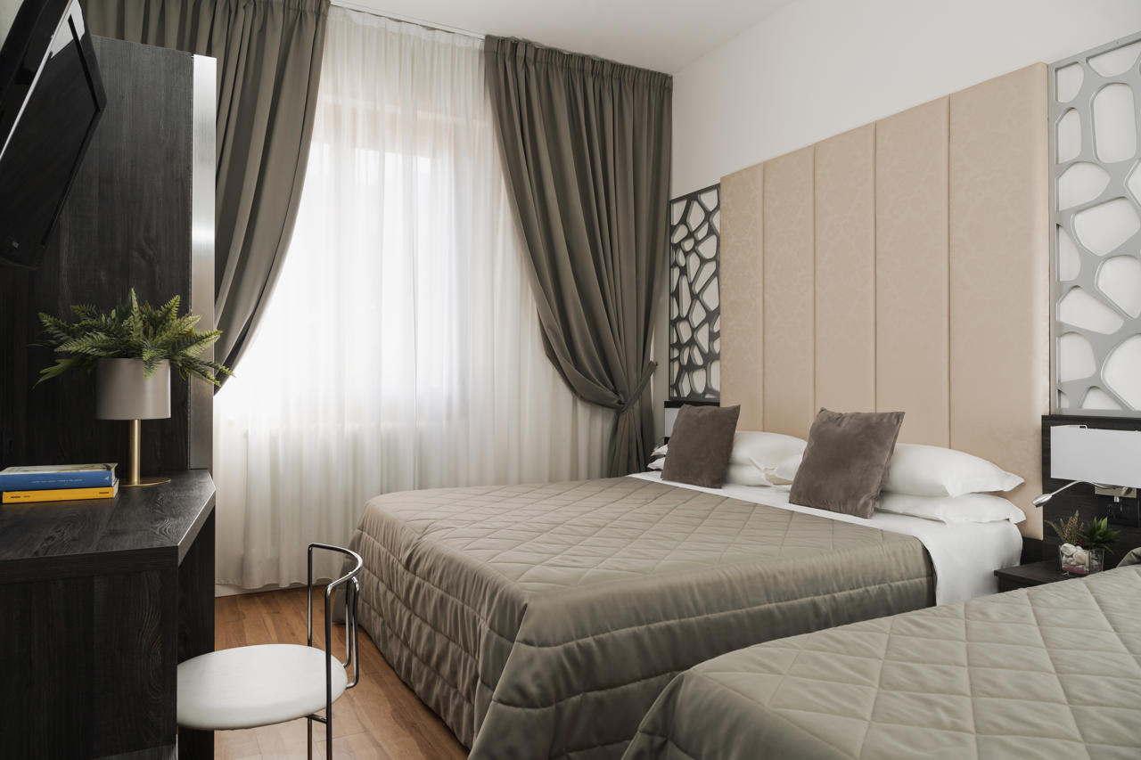 Hotel Re Enzo 71/102