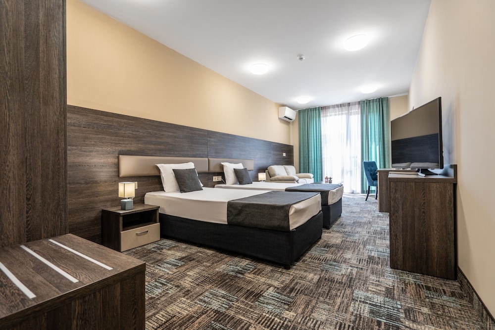 Plaza Hotel Plovdiv 24/68