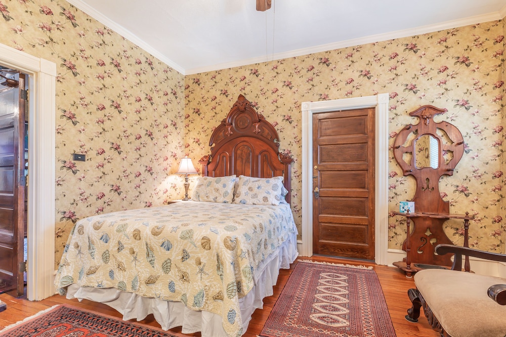 Captain Mey's Inn 11/55