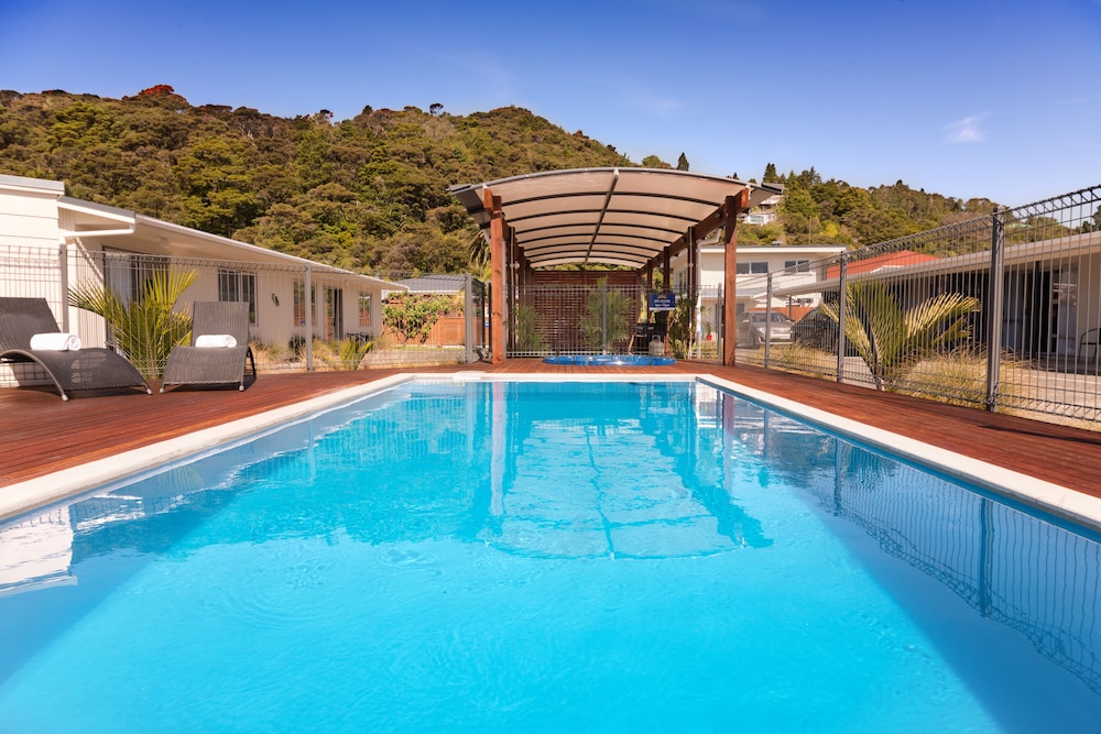 Averill Court Motel 32/63