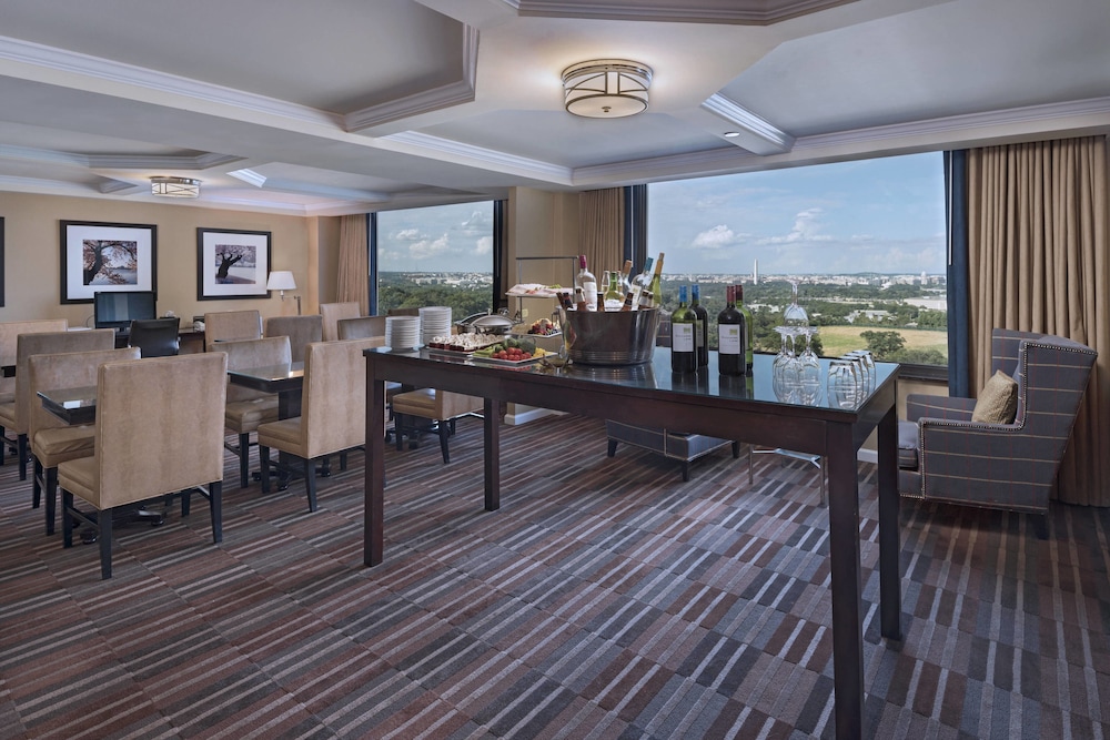 Sheraton Pentagon City Hotel 33/47