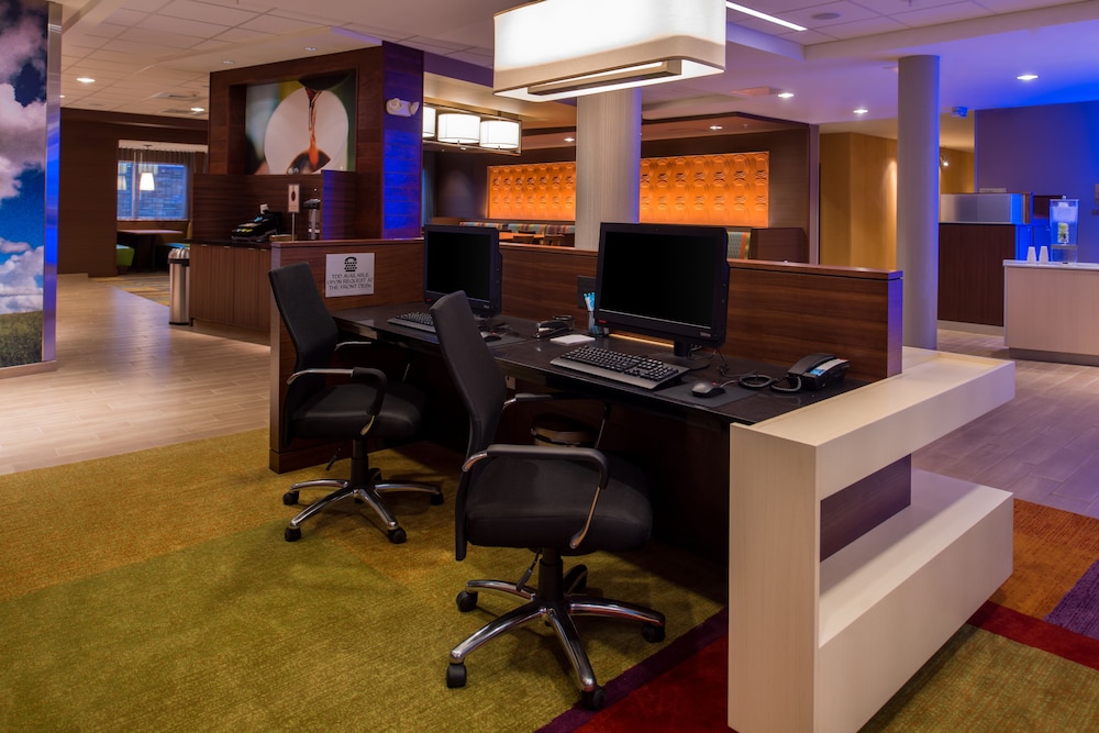 Fairfield Inn Suites St Louis Westport 35/39
